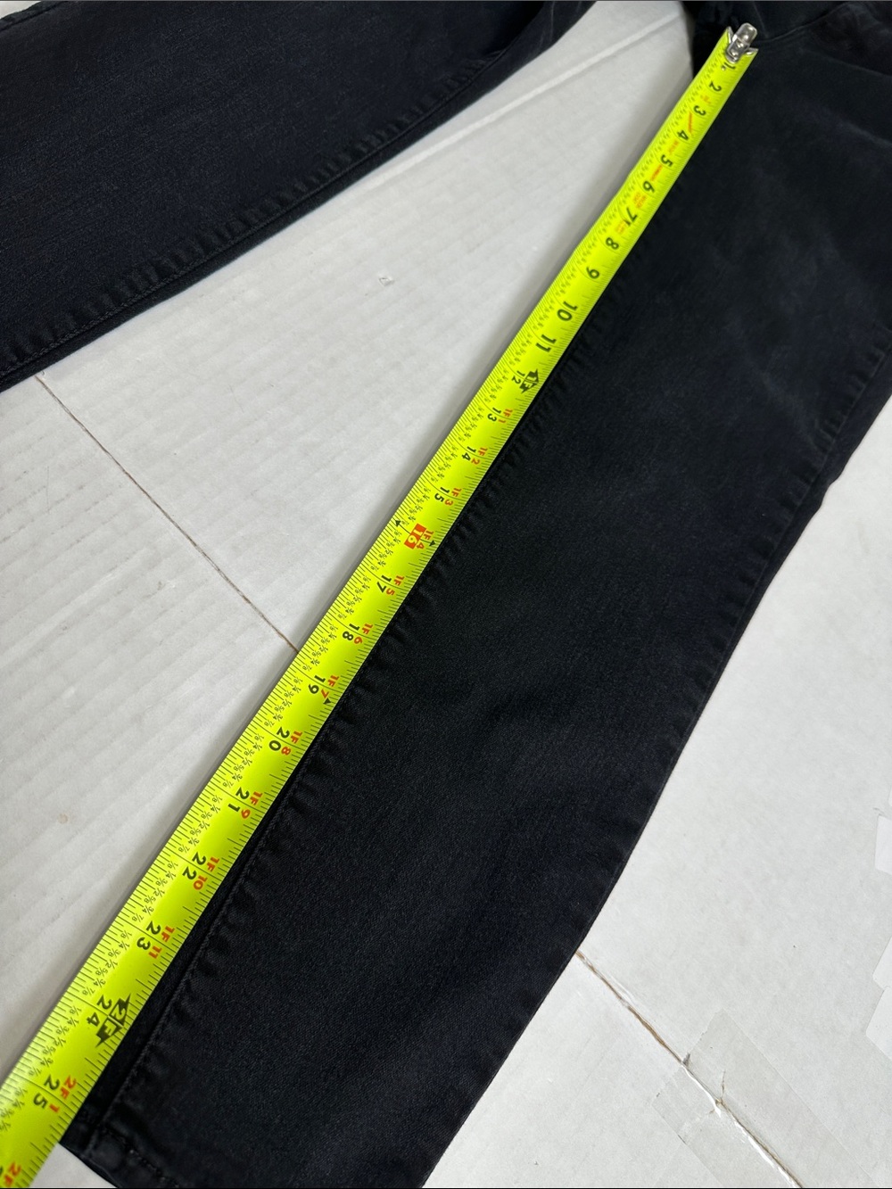 Lagence Black Skinny High Rise Jeans Size 28
Stretchy - Picture 10 of 10